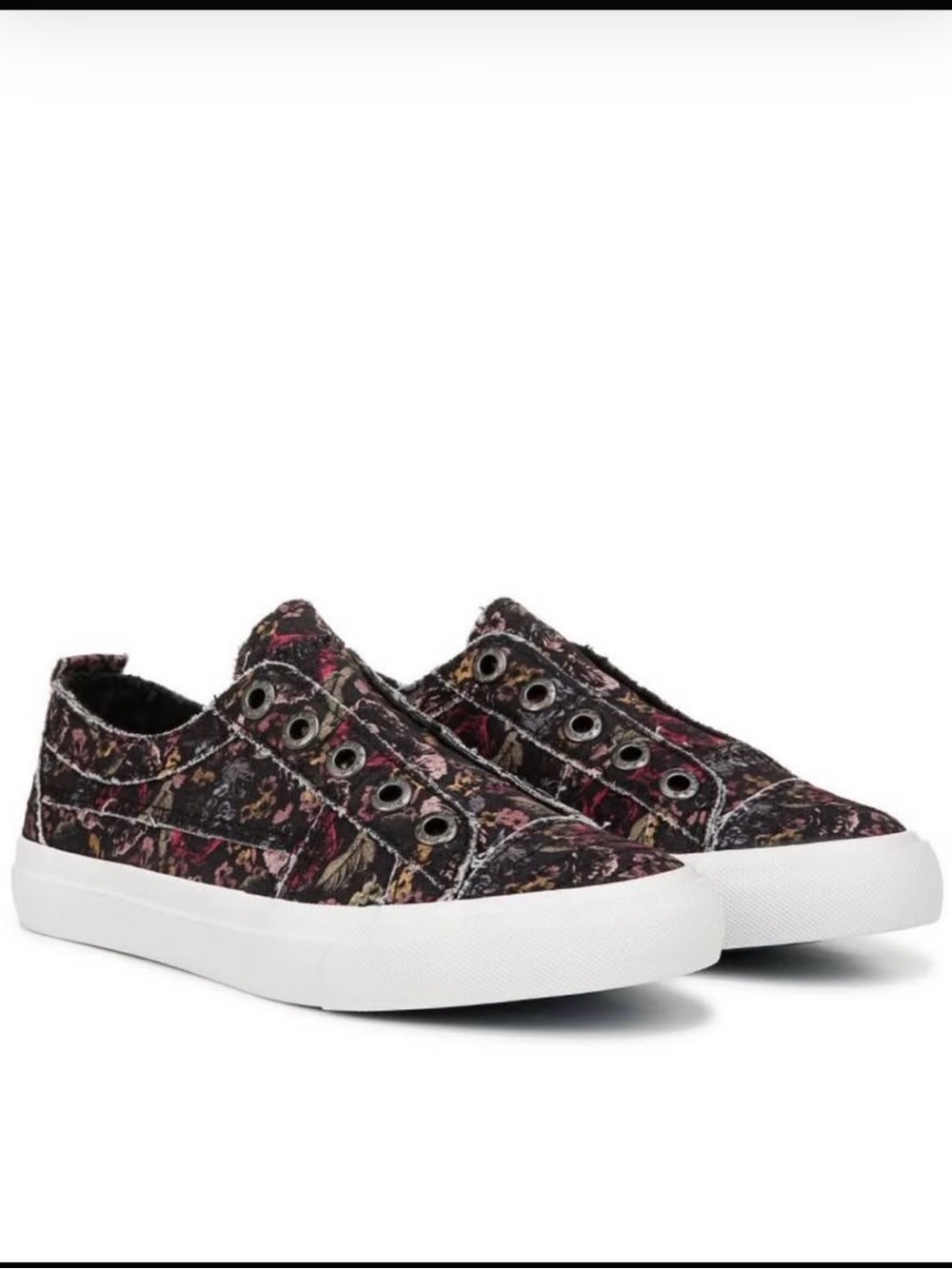 Women’s Slip-On Floral Canvas Sneakers in Black Multicolor